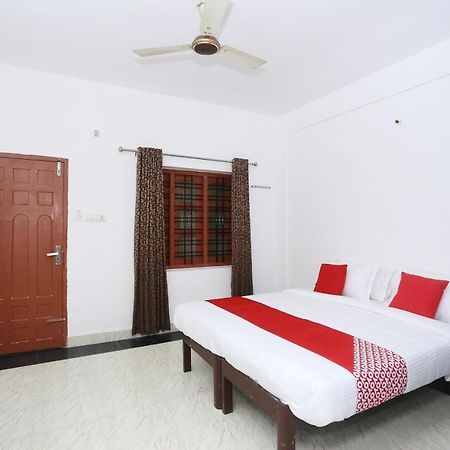 Oyo Flagship Kaveri Tourist Home Guruvāyūr Екстериор снимка