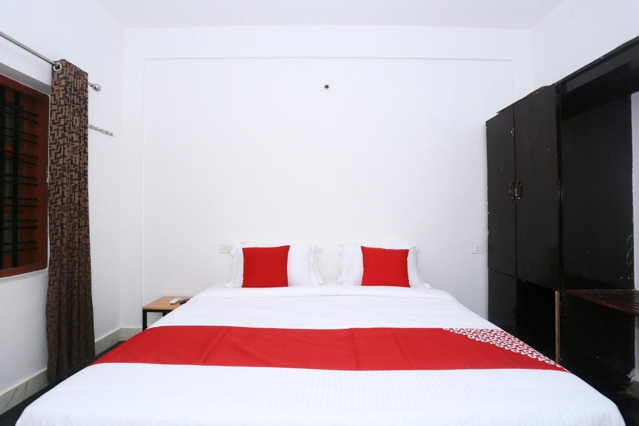 Oyo Flagship Kaveri Tourist Home Guruvāyūr Екстериор снимка