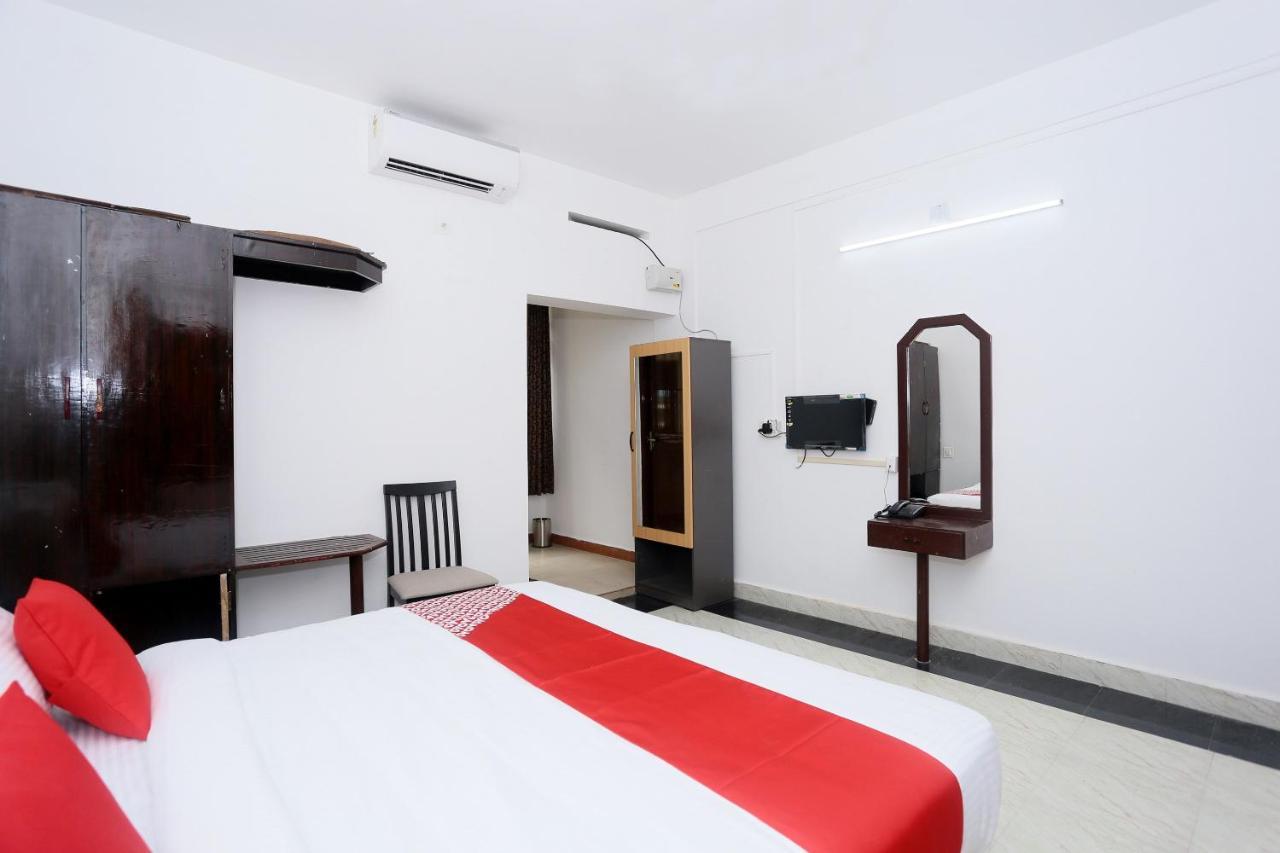 Oyo Flagship Kaveri Tourist Home Guruvāyūr Екстериор снимка