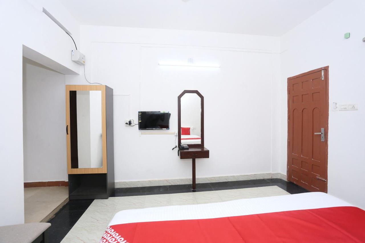 Oyo Flagship Kaveri Tourist Home Guruvāyūr Екстериор снимка