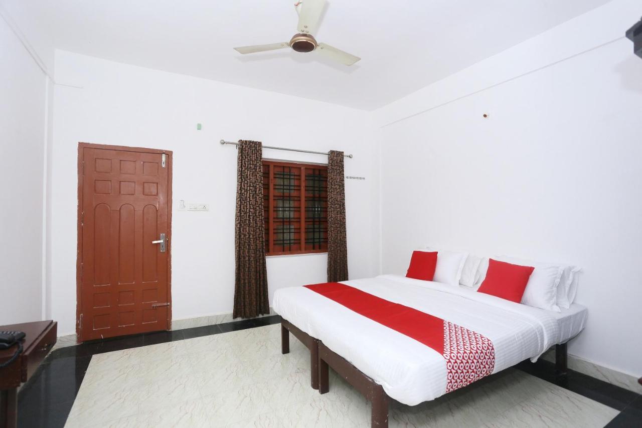Oyo Flagship Kaveri Tourist Home Guruvāyūr Екстериор снимка